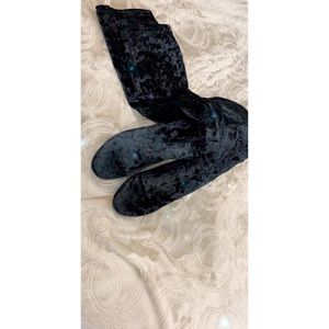Black velvet high knee boots ✨